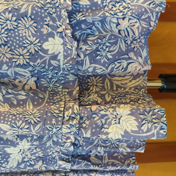 Sundry Blue and White Floral Mini Skirt. Size 3. - Picture 3 of 4